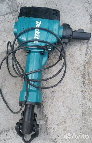 Отбойный молоток makita HM 1810