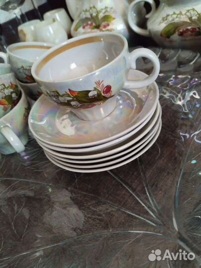 Чайный и кофейный сервизы, блюде+чашка, чайник