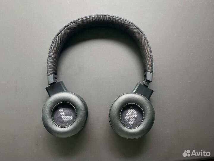 Беспроводные наушники jbl live 460 nc