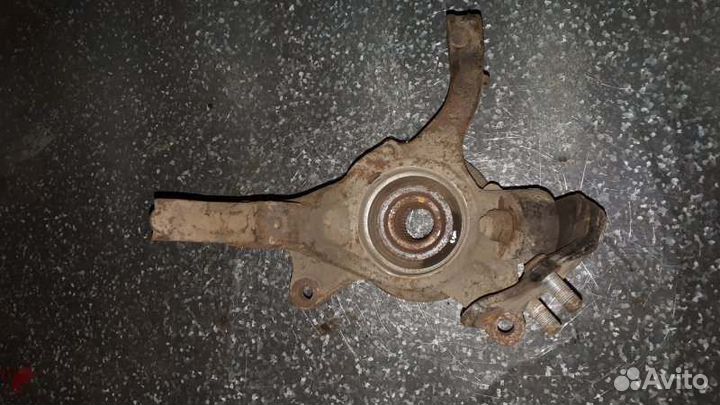 Кулак поворотный передний правый Toyota Camry