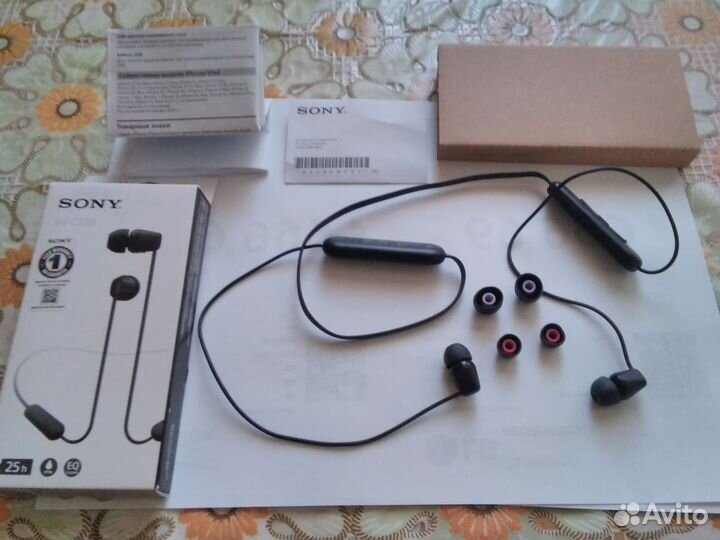 Без проводные наушники sony WI-C 100