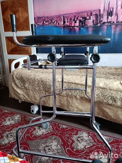 Ходунки для взрослых с опорой под локоть