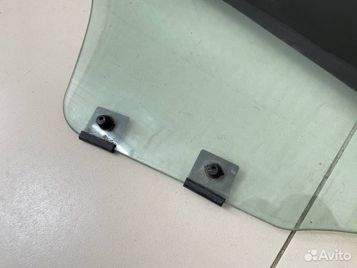Стекло двери задней правой Nissan Terrano D10 2014