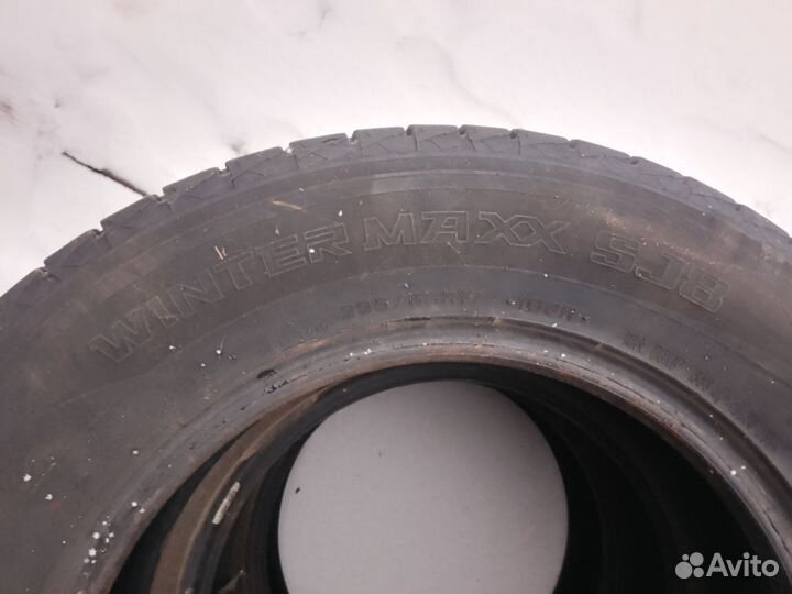 Dunlop Winter Maxx 235/65 R17