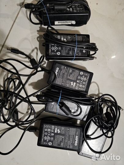 Сломан Блок питания hipro 12V 4.16A 50W 2.1/5.5 мм