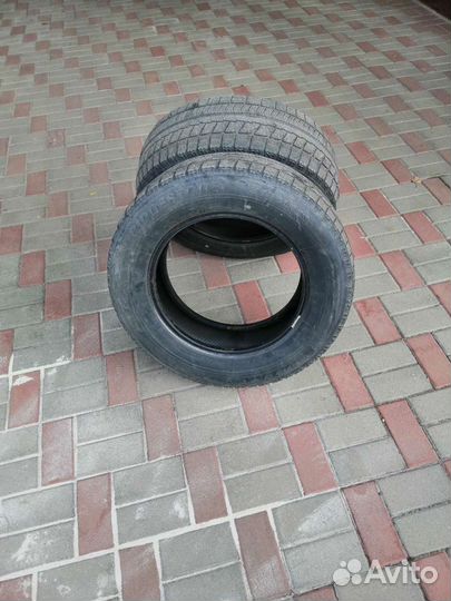 Bridgestone Blizzak VRX 215/65 R16