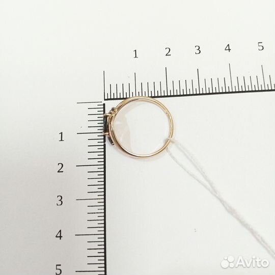 Золотое кольцо с камнем 17р