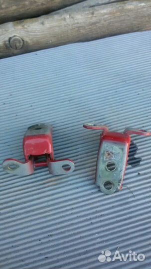 Петли и ограничитель дверей на хонду фит