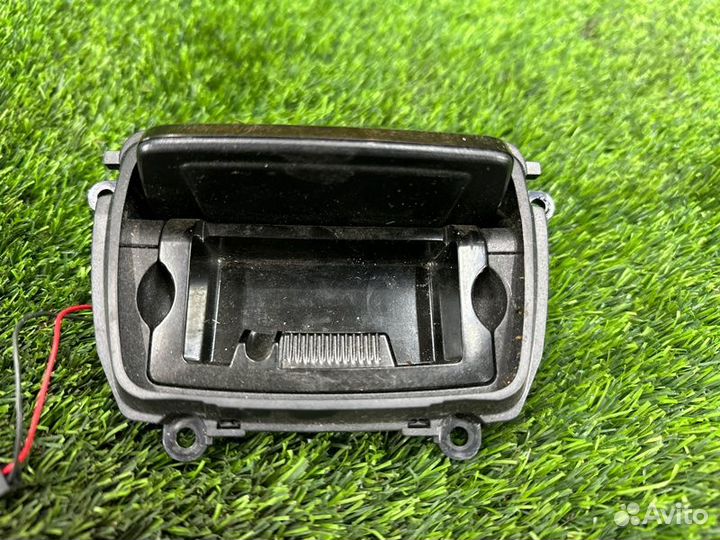 Пепельница передняя Bmw 5 F10 N52B25 2011