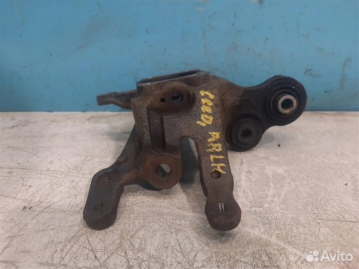 Кулак задний левый Kia Ceed 1 2010-2012