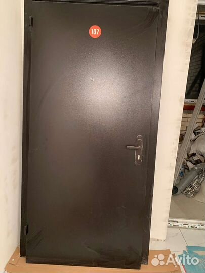 Дверь входная металлическая