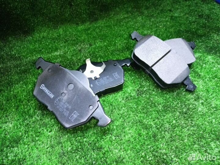 Тормозные колодки переднее Audi A4 B5 ADR 1.8