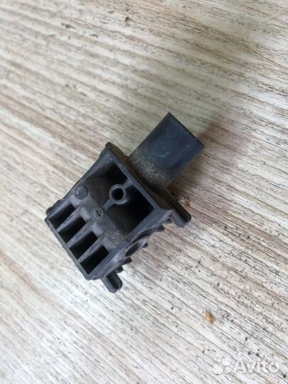 Датчик удара Mercedes-Benz S-Class W221