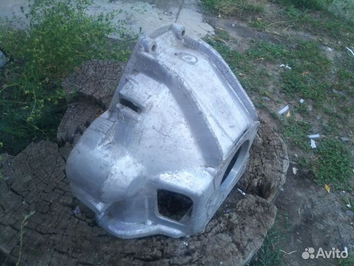 Картер сцепления (колокол) газ-24