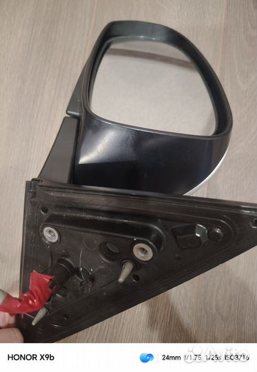 Зеркало заднего вида левое