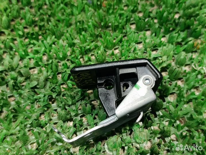 Рычаг открывания лючка топливного бака Mitsubishi Pajero Sport