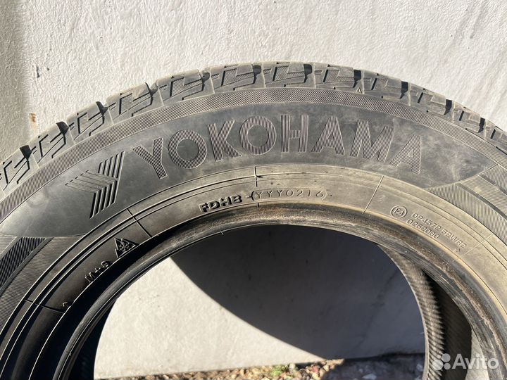 Yokohama Ice Guard IG50+ 215/65 R16