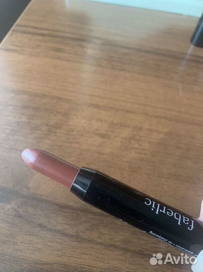 Помада -карандаш Faberlic “Арт-Стик”