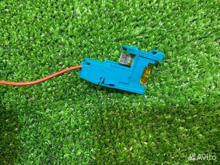 Предохранитель Mercedes-Benz B-Class T246 270.910