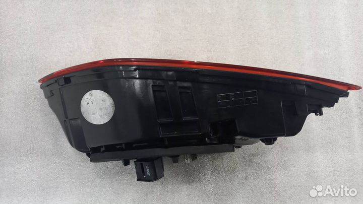 Фонарь задний правый внутрений VW Tiguan 2 LED б/у