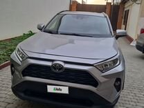 Toyota RAV4 2.5 AT, 2018, 123 000 км, с пробегом, цена 2 300 000 руб.