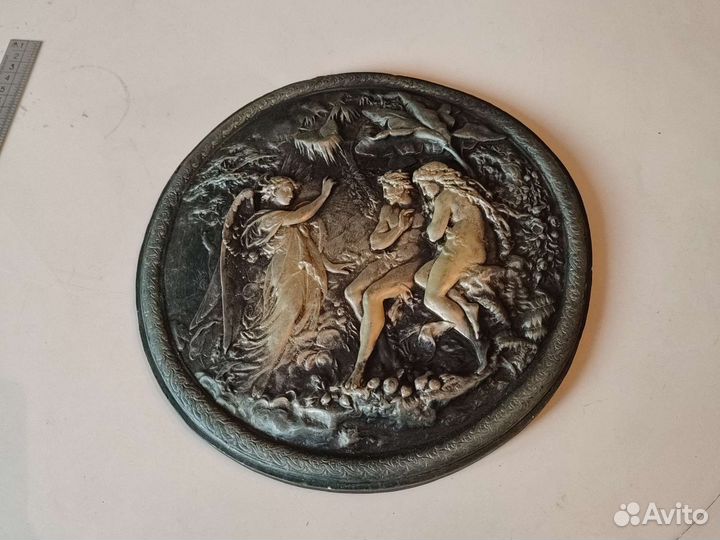 Настенная тарелка