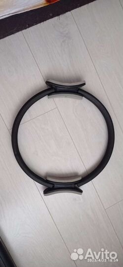 Спокойный тренажёр для накачивая мышц рук и ног