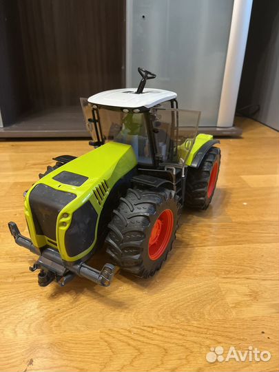 Трактор Bruder Claas Xerion 5000 1:16