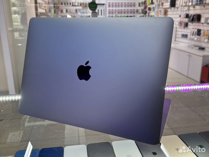 MacBook Air 13 (8/256/i3) 2020г
