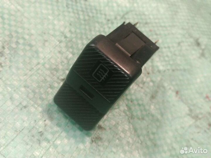 Кнопка подогрева стекла задняя Volkswagen Passat