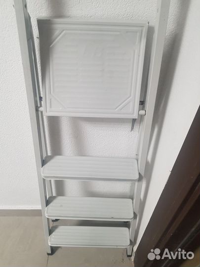 Стремянка из 4 уровней