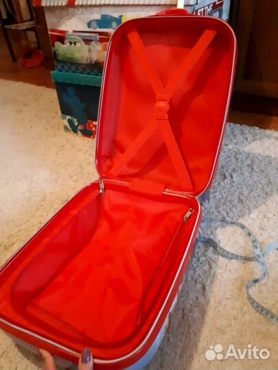 Чемодан-рюкзак детский в хорошем состоянии