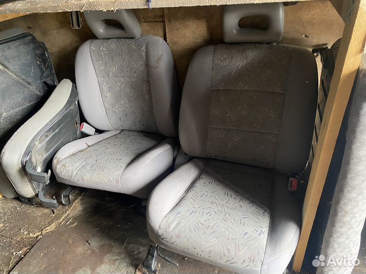 Передние сиденья с японских авто