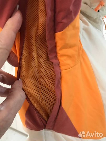 Куртка спортивная женская