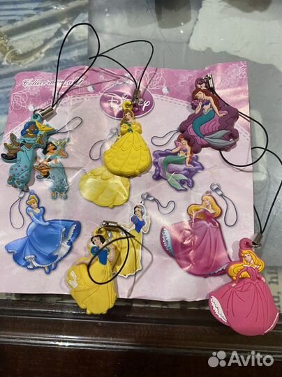 Инрушки из киндеров Дисней