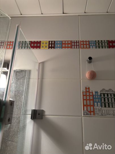 Душевая кабина 80х80 угловая