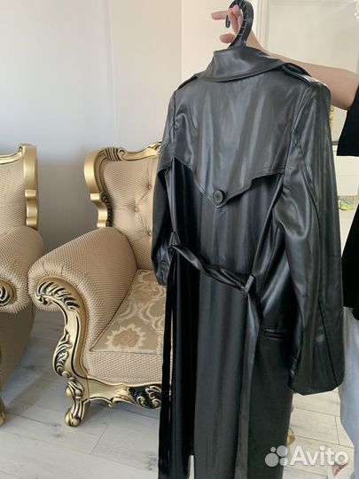 Кожаный плащ