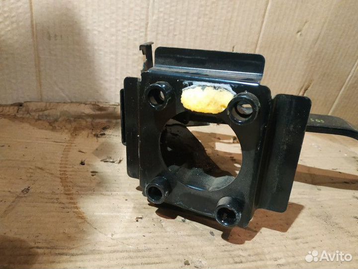 Педаль тормоза Hyundai Sonata 5 (NF)