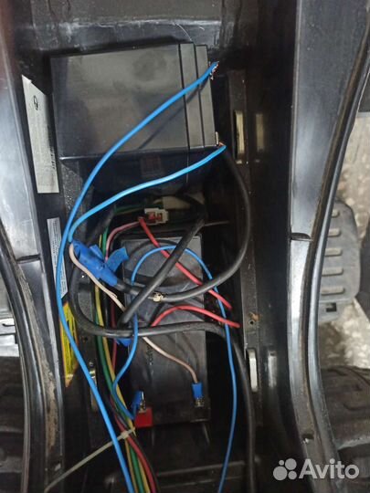 Детский квадроцикл на аккумуляторе 12v