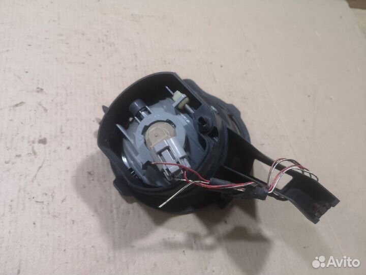 Противотуманные фары Toyota Porte NNP11