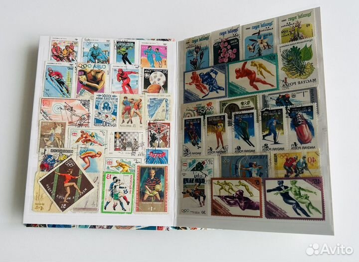 Альбом с марками разных стран мира