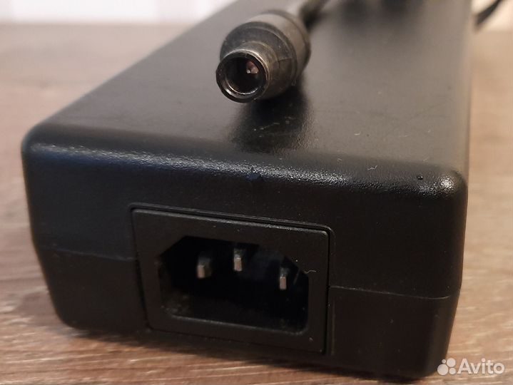 Блок питания ноутбука, моноблока 19V, 7.9A