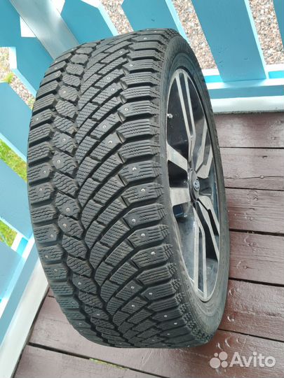 Gislaved Nord Frost 200 235/45 R17 T