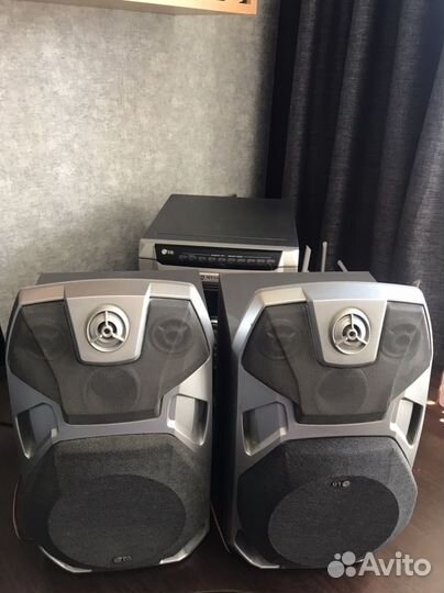 Музыкальные колонки LG, 2 шт