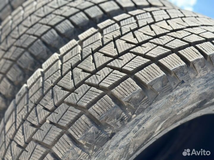 Bridgestone Blizzak DM-V1 275/65 R17