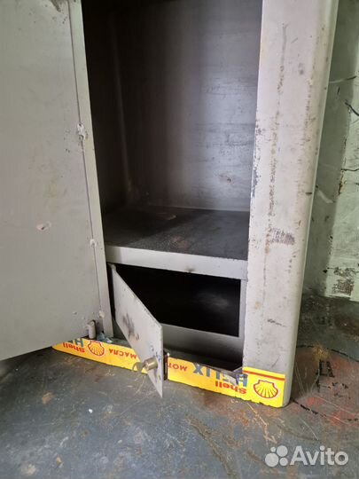 Сейф металлический