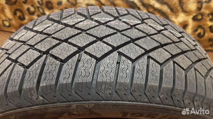 Continental ContiVikingContact 7 225/65 R17 106T