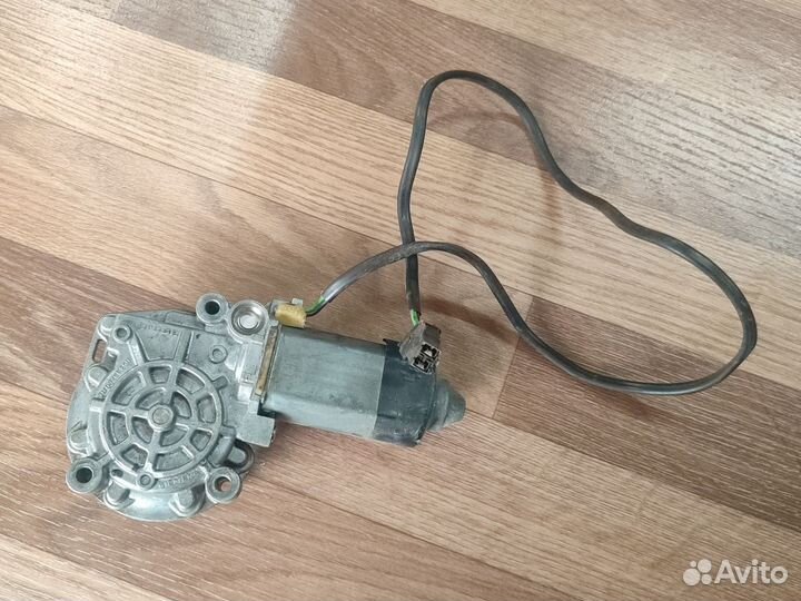 Стеклоподъемник Audi C4