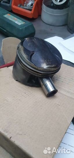Поршень мотор Honda B18C tuning.то