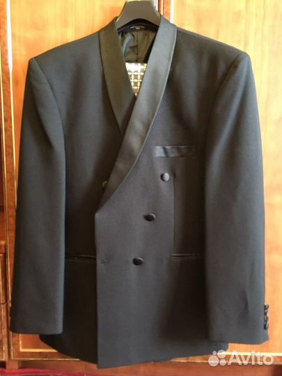 Костюм смокинг